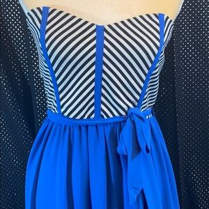 Bold summer strapless